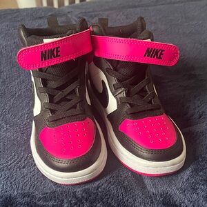 Girls Nike Sneakers